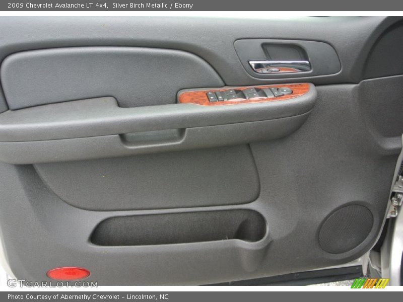 Silver Birch Metallic / Ebony 2009 Chevrolet Avalanche LT 4x4