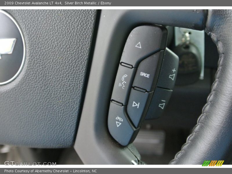 Silver Birch Metallic / Ebony 2009 Chevrolet Avalanche LT 4x4