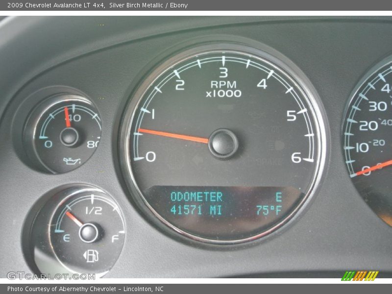 Silver Birch Metallic / Ebony 2009 Chevrolet Avalanche LT 4x4