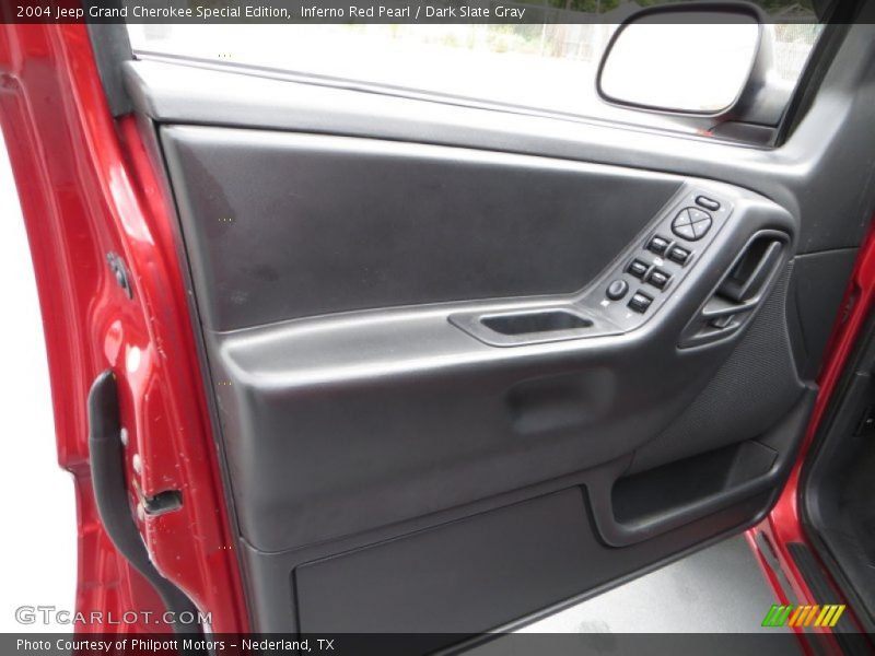 Door Panel of 2004 Grand Cherokee Special Edition