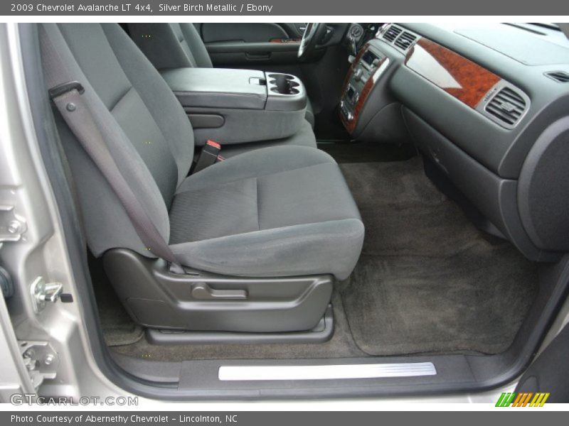 Silver Birch Metallic / Ebony 2009 Chevrolet Avalanche LT 4x4