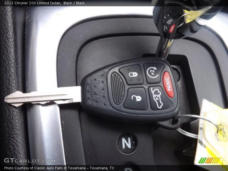 Black / Black 2013 Chrysler 200 Limited Sedan