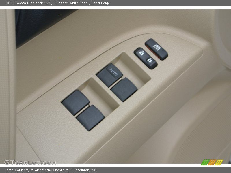 Blizzard White Pearl / Sand Beige 2012 Toyota Highlander V6