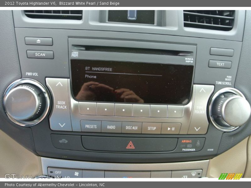 Blizzard White Pearl / Sand Beige 2012 Toyota Highlander V6