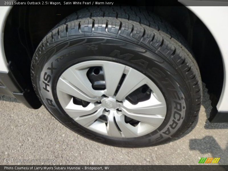 Satin White Pearl / Warm Ivory 2011 Subaru Outback 2.5i Wagon
