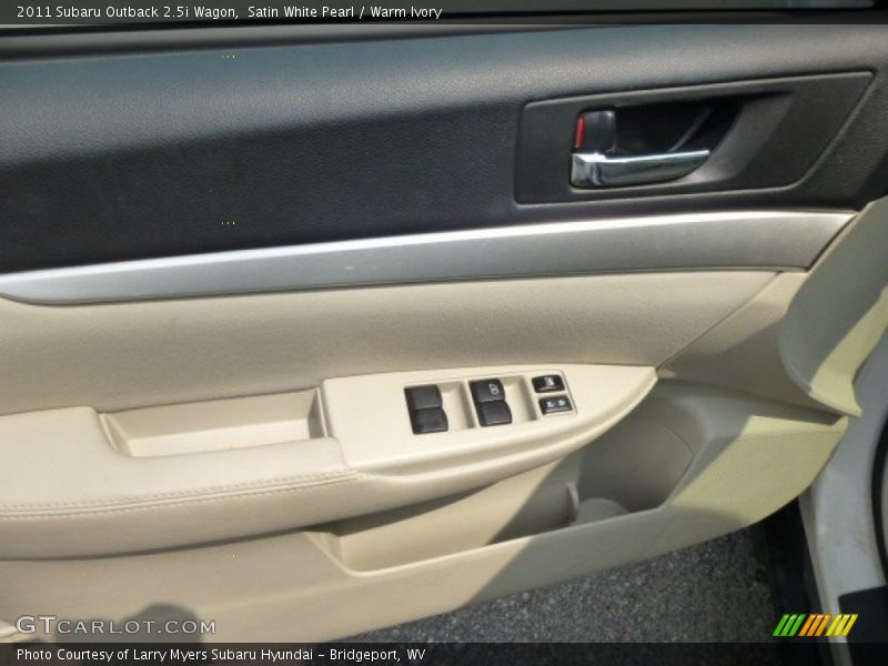 Satin White Pearl / Warm Ivory 2011 Subaru Outback 2.5i Wagon