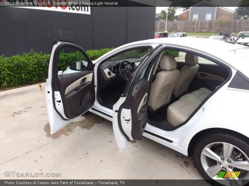 Summit White / Cocoa/Light Neutral 2013 Chevrolet Cruze LT