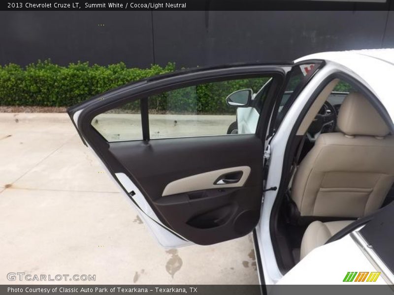 Summit White / Cocoa/Light Neutral 2013 Chevrolet Cruze LT