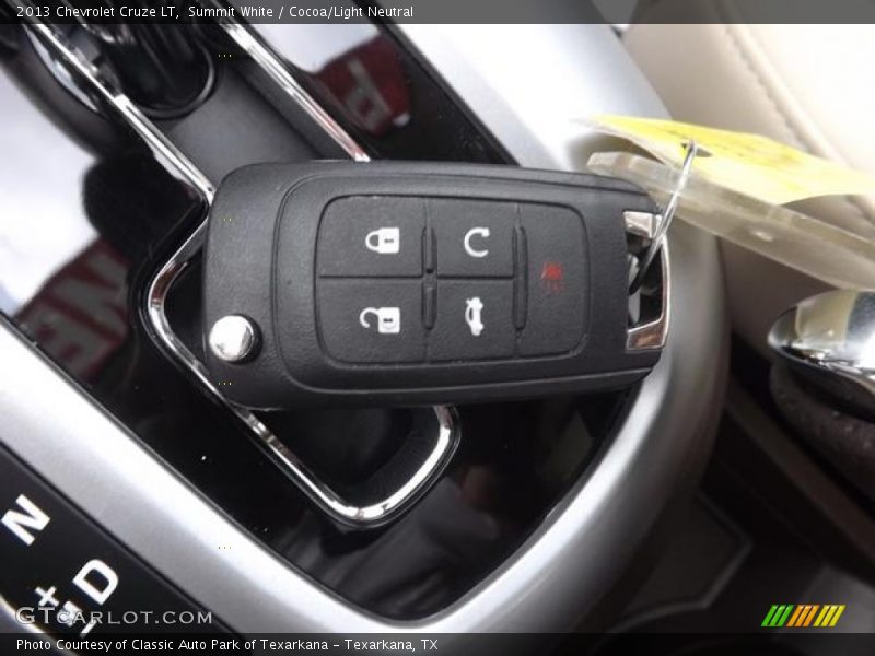 Summit White / Cocoa/Light Neutral 2013 Chevrolet Cruze LT