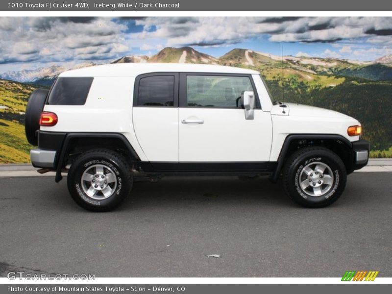 Iceberg White / Dark Charcoal 2010 Toyota FJ Cruiser 4WD