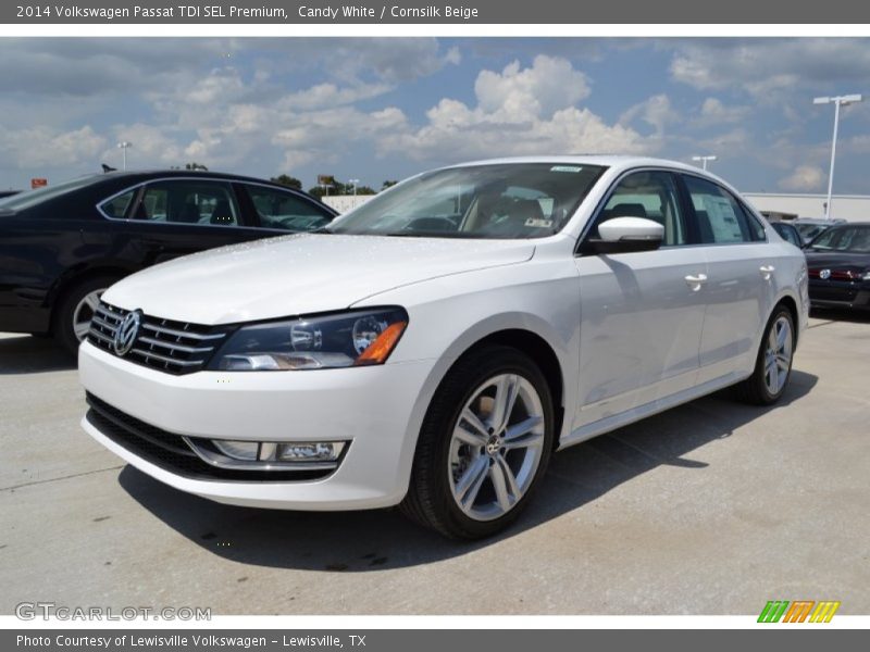 Front 3/4 View of 2014 Passat TDI SEL Premium