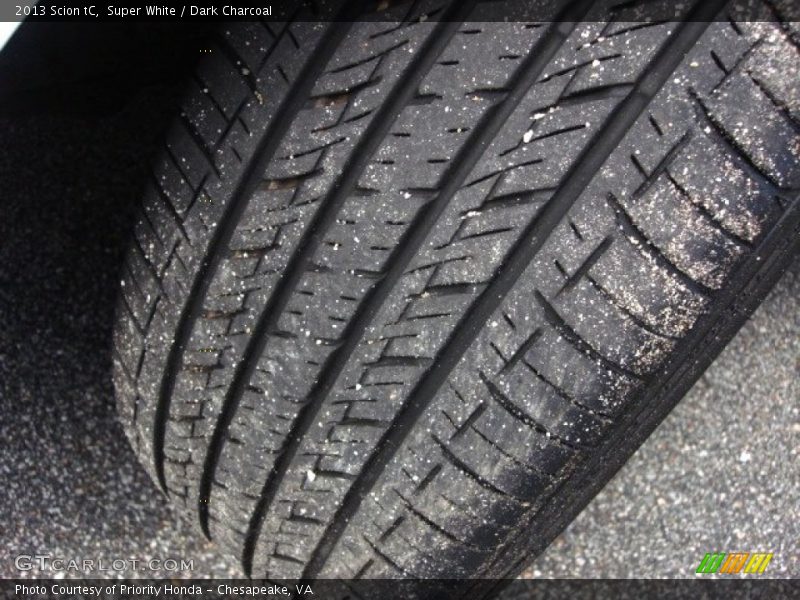 Super White / Dark Charcoal 2013 Scion tC