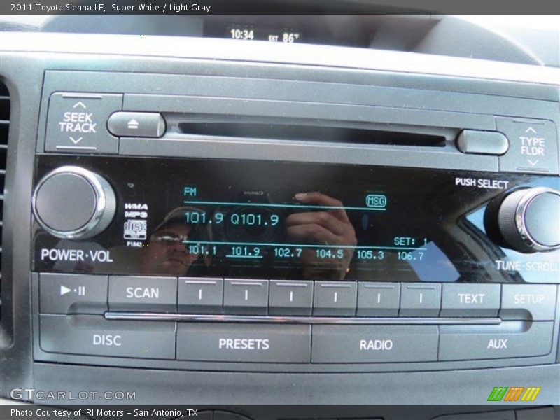 Super White / Light Gray 2011 Toyota Sienna LE