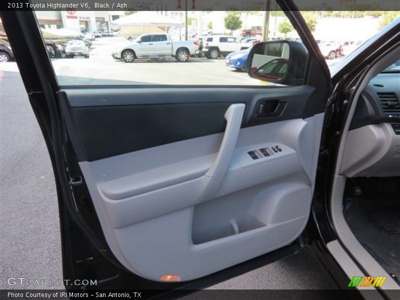 Black / Ash 2013 Toyota Highlander V6