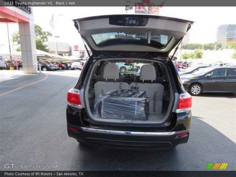 Black / Ash 2013 Toyota Highlander V6