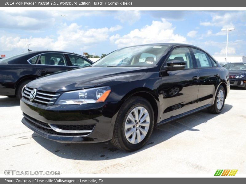 Front 3/4 View of 2014 Passat 2.5L Wolfsburg Edition