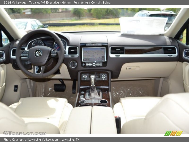 Dashboard of 2014 Touareg V6 Executive 4Motion