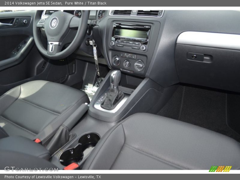 Pure White / Titan Black 2014 Volkswagen Jetta SE Sedan
