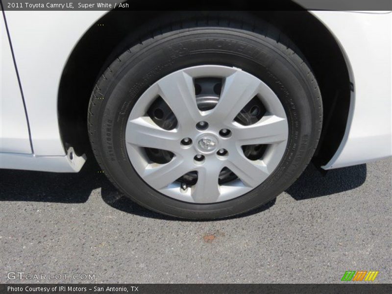Super White / Ash 2011 Toyota Camry LE