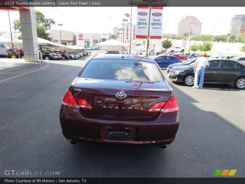 Cassis Red Pearl / Ivory 2010 Toyota Avalon Limited