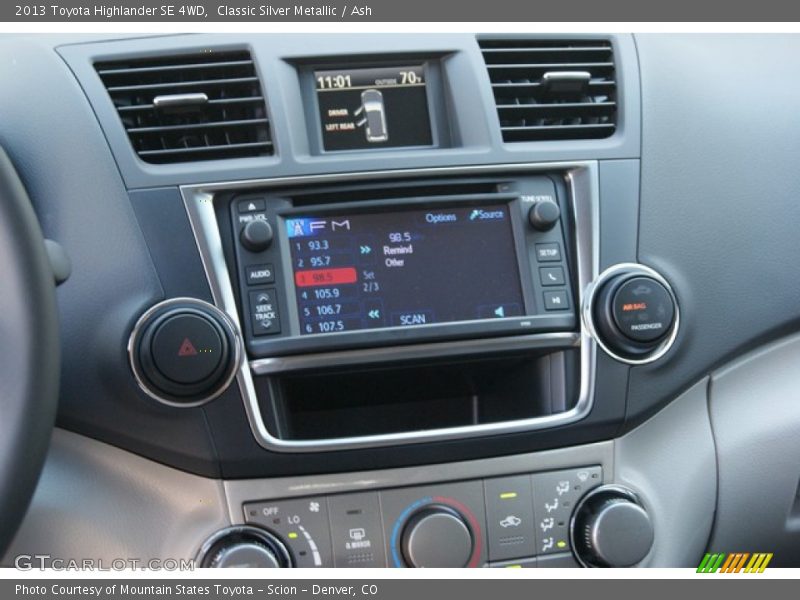 Classic Silver Metallic / Ash 2013 Toyota Highlander SE 4WD