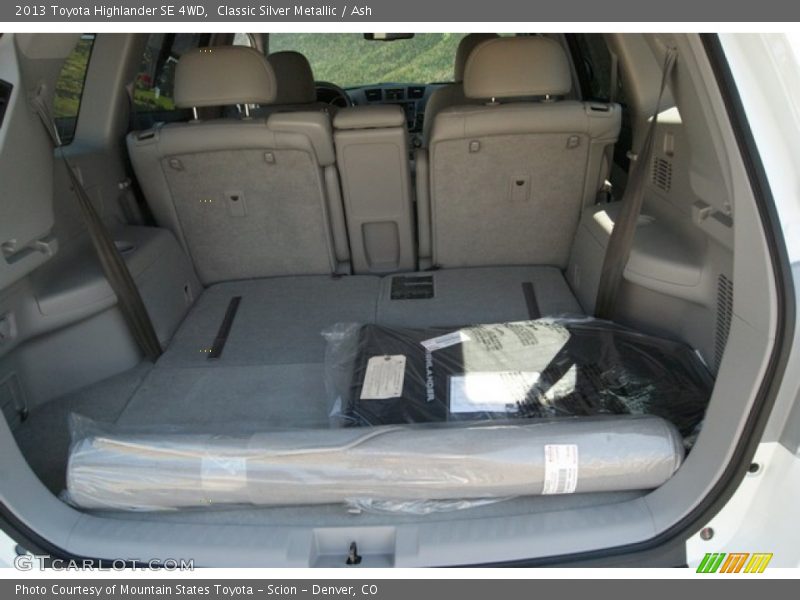 Classic Silver Metallic / Ash 2013 Toyota Highlander SE 4WD