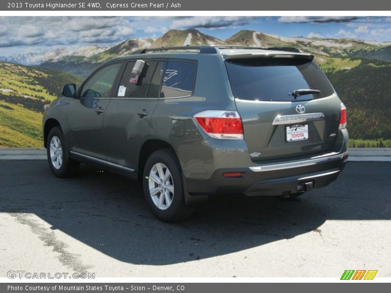 Cypress Green Pearl / Ash 2013 Toyota Highlander SE 4WD