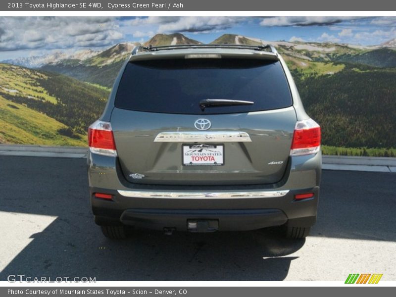 Cypress Green Pearl / Ash 2013 Toyota Highlander SE 4WD