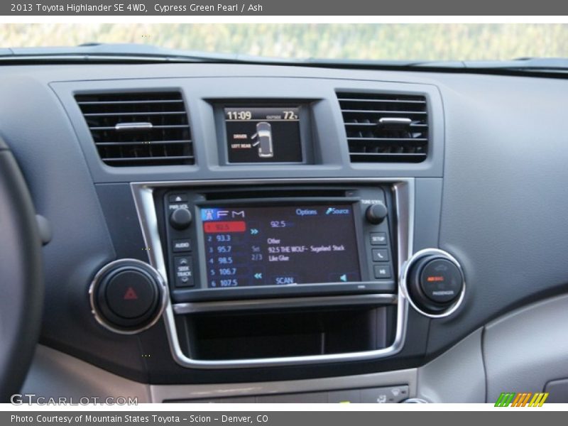 Cypress Green Pearl / Ash 2013 Toyota Highlander SE 4WD