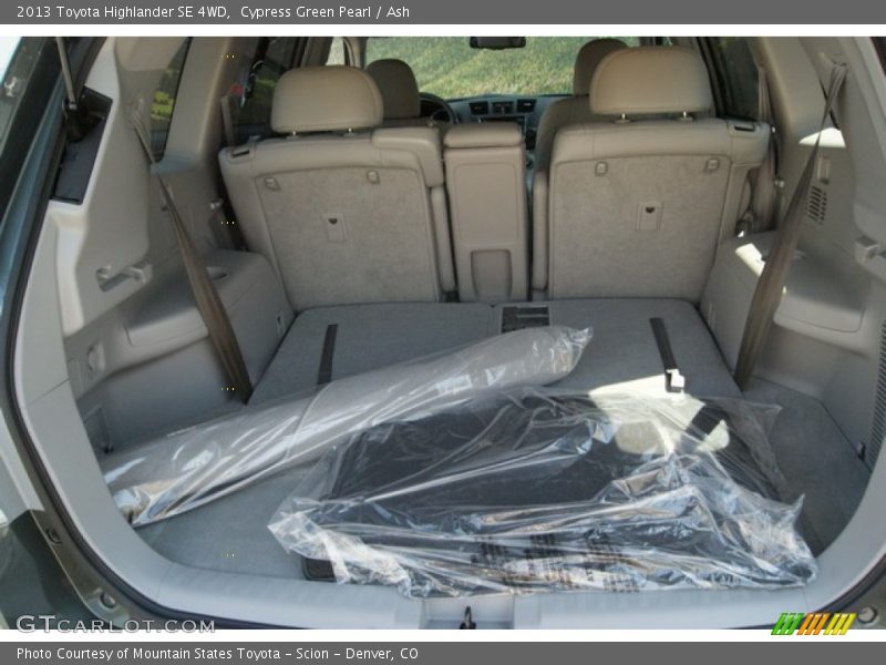 Cypress Green Pearl / Ash 2013 Toyota Highlander SE 4WD