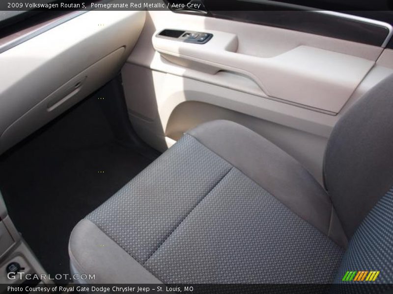 Pomegranate Red Metallic / Aero Grey 2009 Volkswagen Routan S