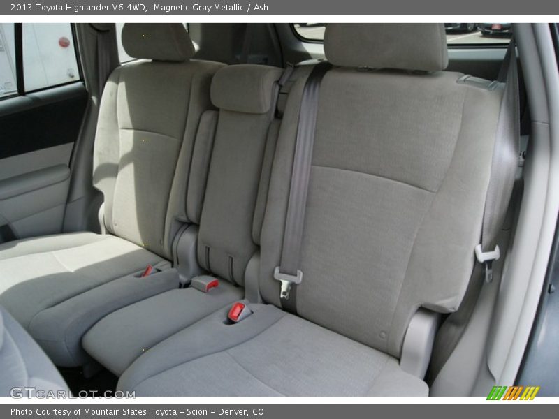 Magnetic Gray Metallic / Ash 2013 Toyota Highlander V6 4WD