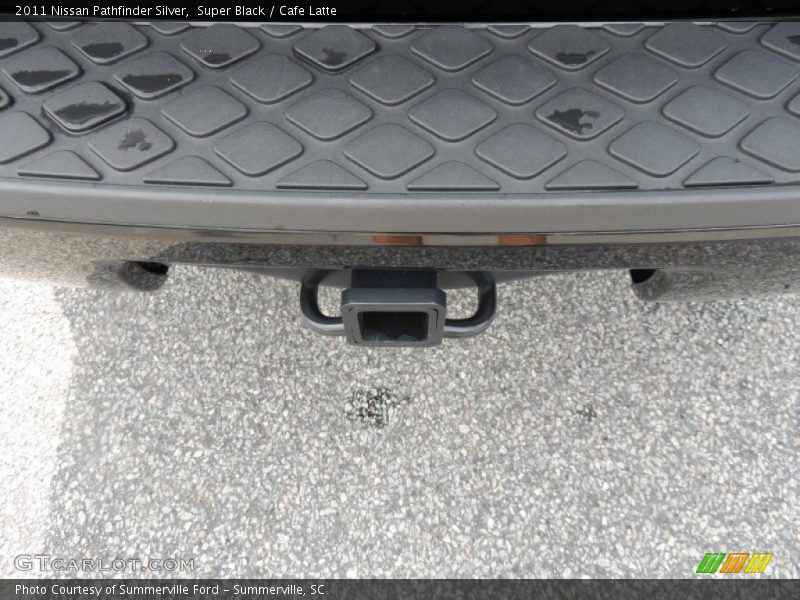 Super Black / Cafe Latte 2011 Nissan Pathfinder Silver