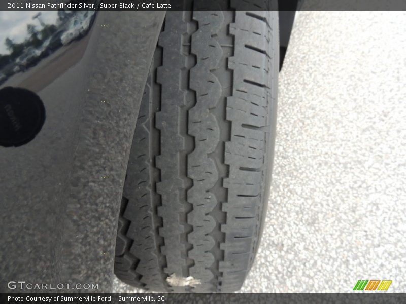 Super Black / Cafe Latte 2011 Nissan Pathfinder Silver