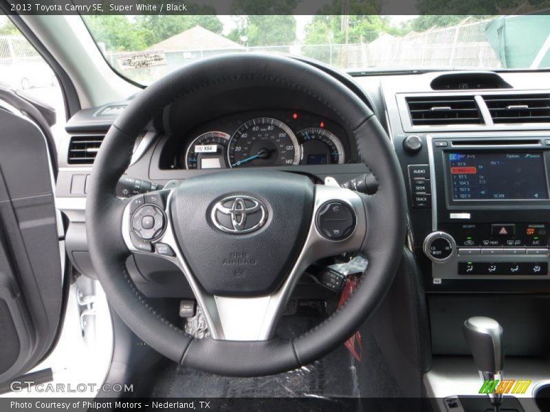 Super White / Black 2013 Toyota Camry SE
