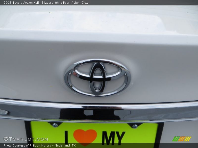Blizzard White Pearl / Light Gray 2013 Toyota Avalon XLE