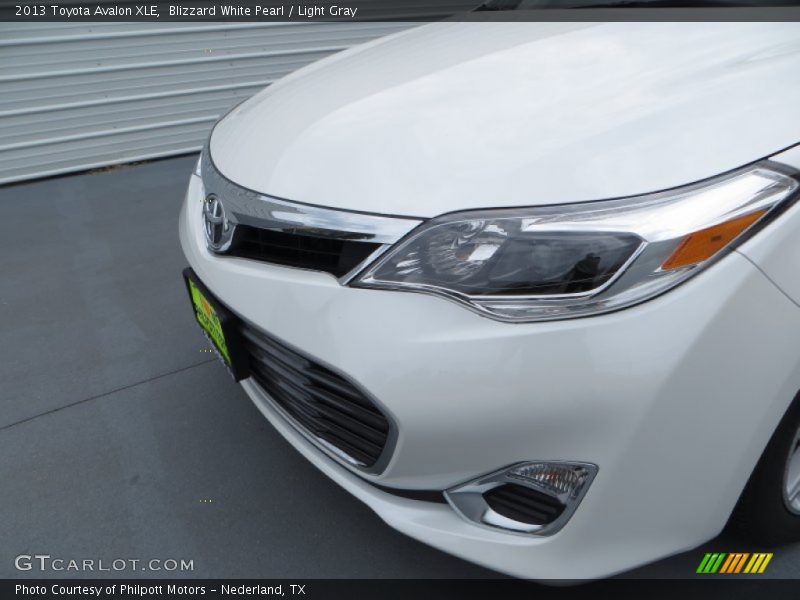 Blizzard White Pearl / Light Gray 2013 Toyota Avalon XLE