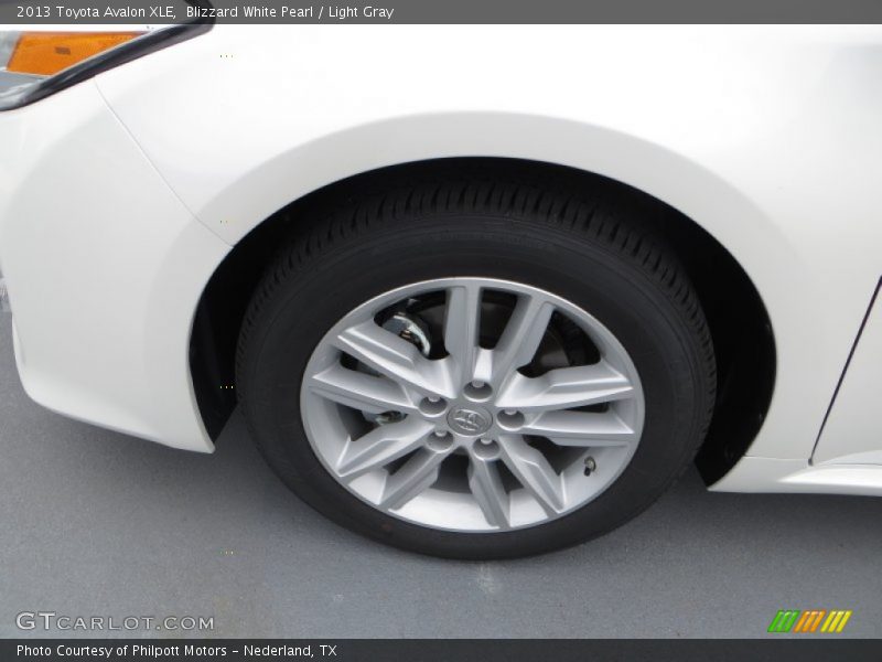 Blizzard White Pearl / Light Gray 2013 Toyota Avalon XLE