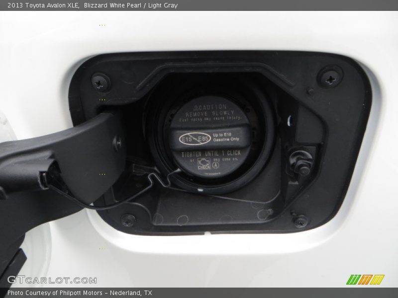 Blizzard White Pearl / Light Gray 2013 Toyota Avalon XLE