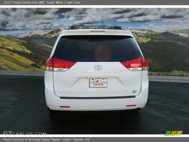 Super White / Light Gray 2013 Toyota Sienna XLE AWD