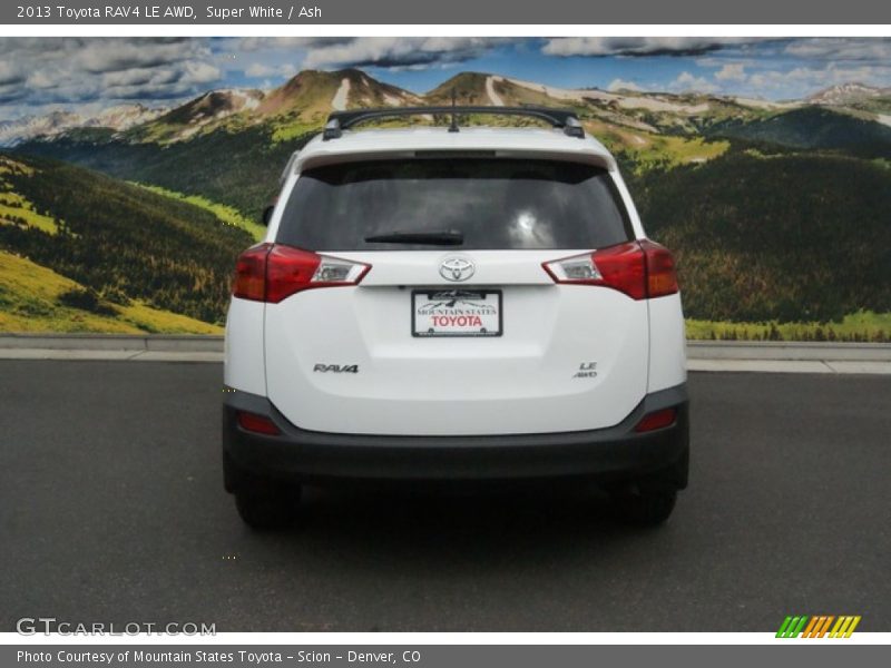 Super White / Ash 2013 Toyota RAV4 LE AWD
