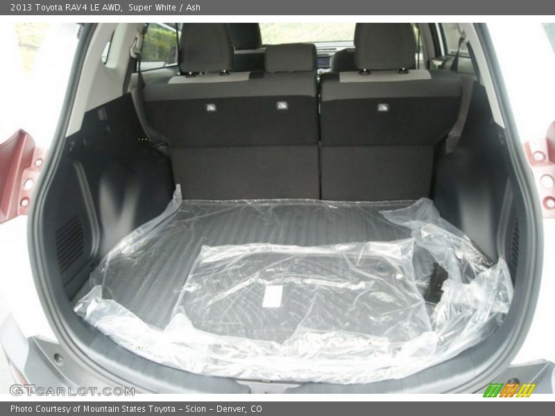 Super White / Ash 2013 Toyota RAV4 LE AWD