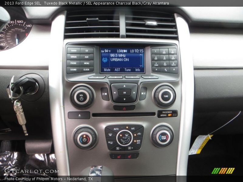 Tuxedo Black Metallic / SEL Appearance Charcoal Black/Gray Alcantara 2013 Ford Edge SEL