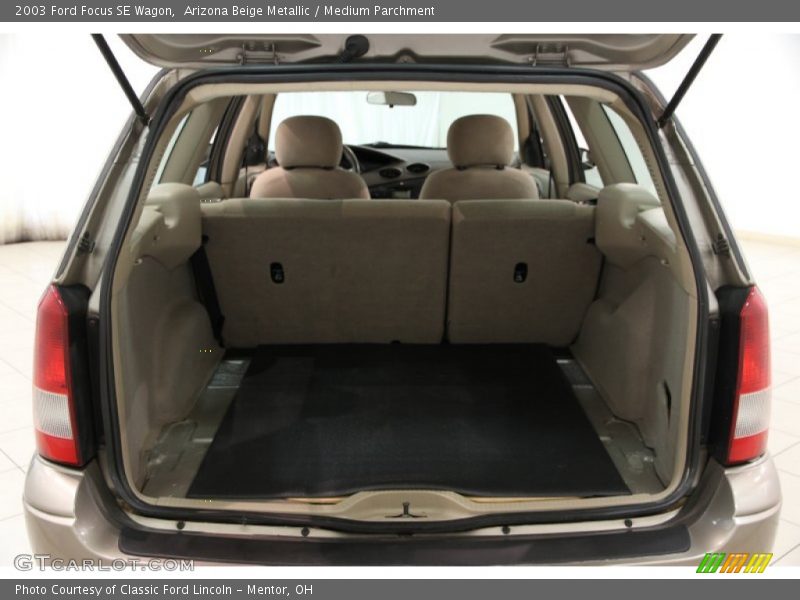 Arizona Beige Metallic / Medium Parchment 2003 Ford Focus SE Wagon