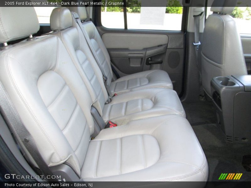 Dark Blue Pearl Metallic / Graphite 2005 Ford Explorer XLT 4x4