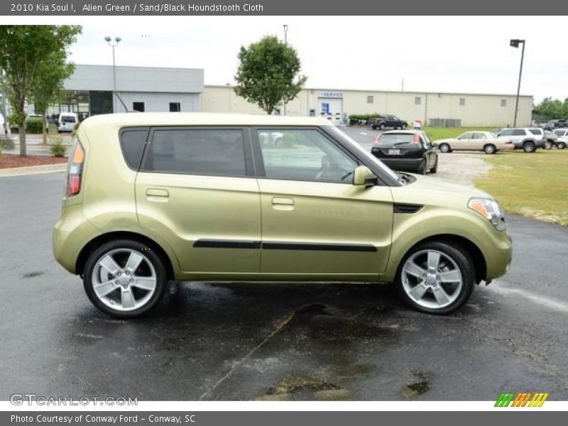 Alien Green / Sand/Black Houndstooth Cloth 2010 Kia Soul !