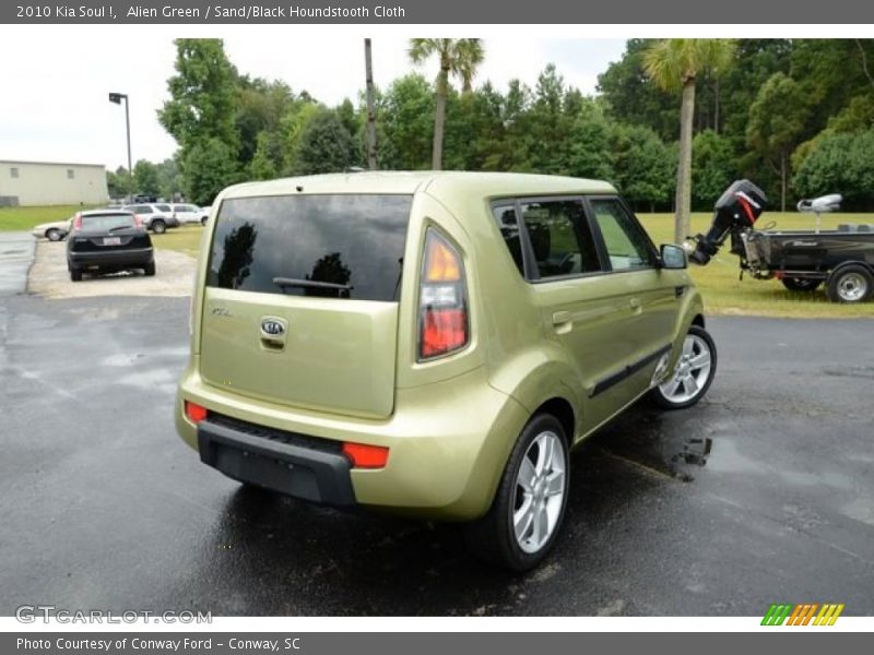 Alien Green / Sand/Black Houndstooth Cloth 2010 Kia Soul !