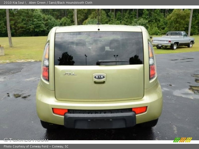 Alien Green / Sand/Black Houndstooth Cloth 2010 Kia Soul !