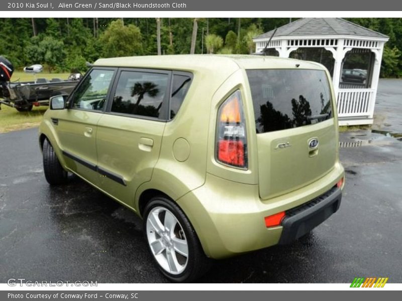 Alien Green / Sand/Black Houndstooth Cloth 2010 Kia Soul !