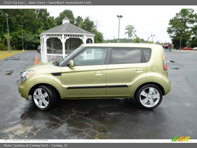 Alien Green / Sand/Black Houndstooth Cloth 2010 Kia Soul !